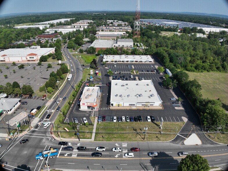 100% Leased NNN Retail Center - Route 27 portefeuille de 3 biens à vendre sur LoopNet.fr – Image 3 sur 21