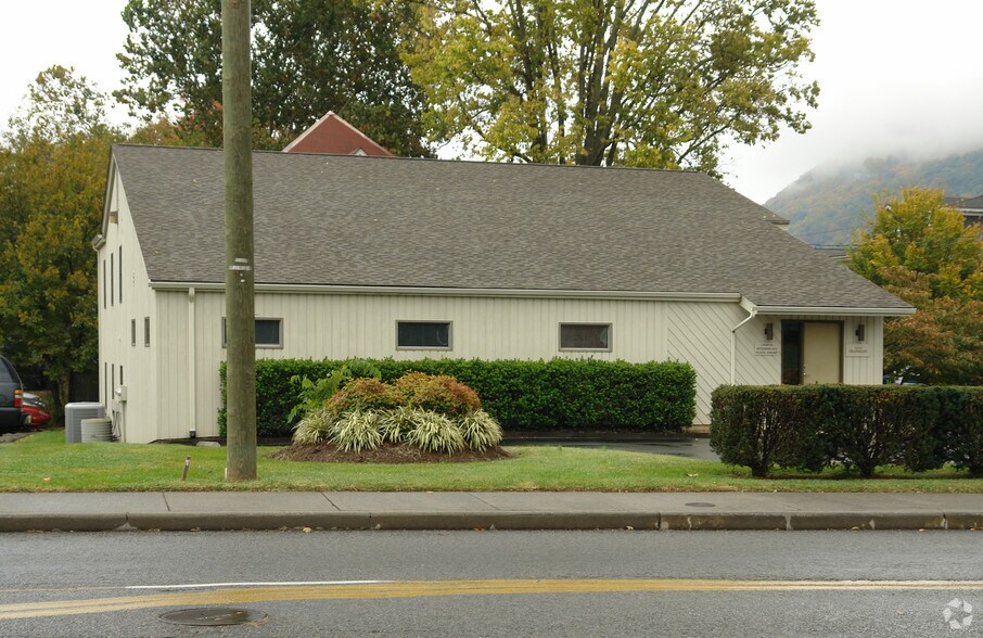1414 Franklin Rd SW, Roanoke, VA à vendre - Photo de l’immeuble – Image 3 sur 3