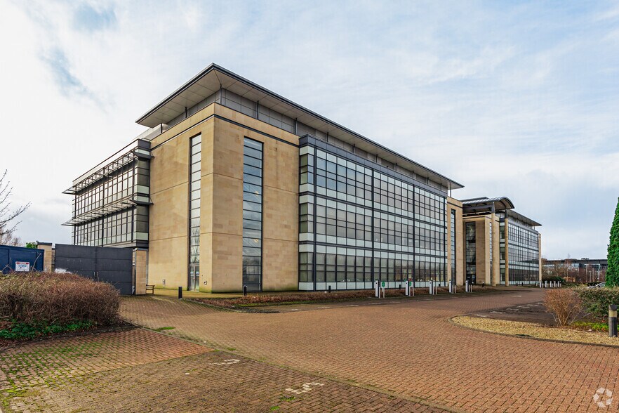 3 Redheughs Av, Edinburgh à louer - Photo principale – Image 1 sur 6