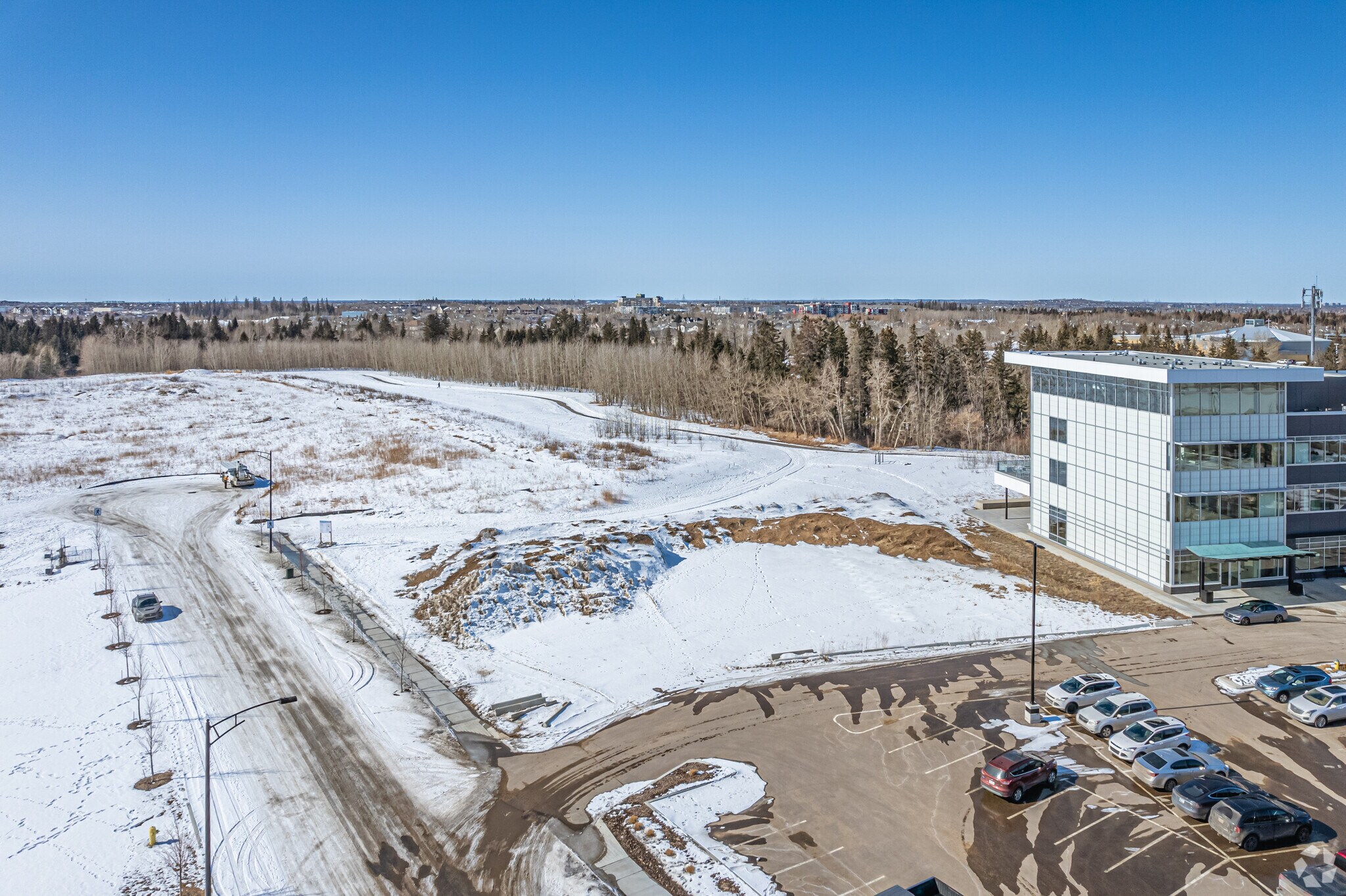 1074 103A St SW, Edmonton, AB à louer Photo de l’immeuble– Image 1 sur 6