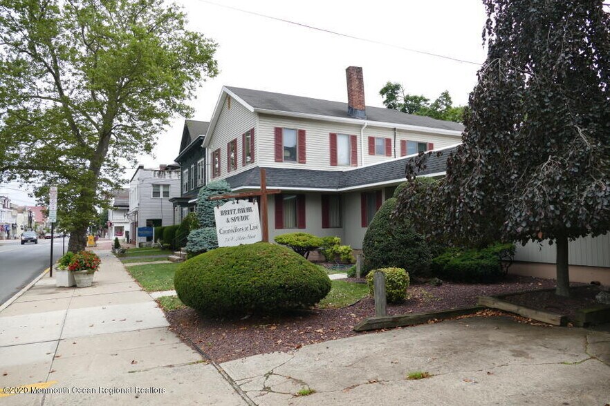 58 W Main St, Freehold, NJ à louer - Photo de l’immeuble – Image 2 sur 16