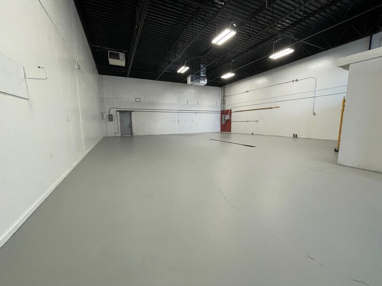 12920 156 St NW, Edmonton, AB à vendre - Photo intérieure – Image 3 sur 11