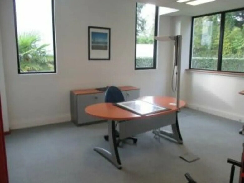 Bureau dans Pessac à louer - Photo de l’immeuble – Image 2 sur 9
