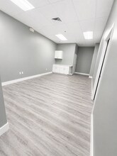 5683-5693 SE Federal Hwy, Hobe Sound, FL à louer Photo intérieure– Image 1 sur 4