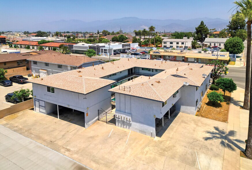 270 E Badillo St, Covina, CA à vendre - Photo de l’immeuble – Image 3 sur 11