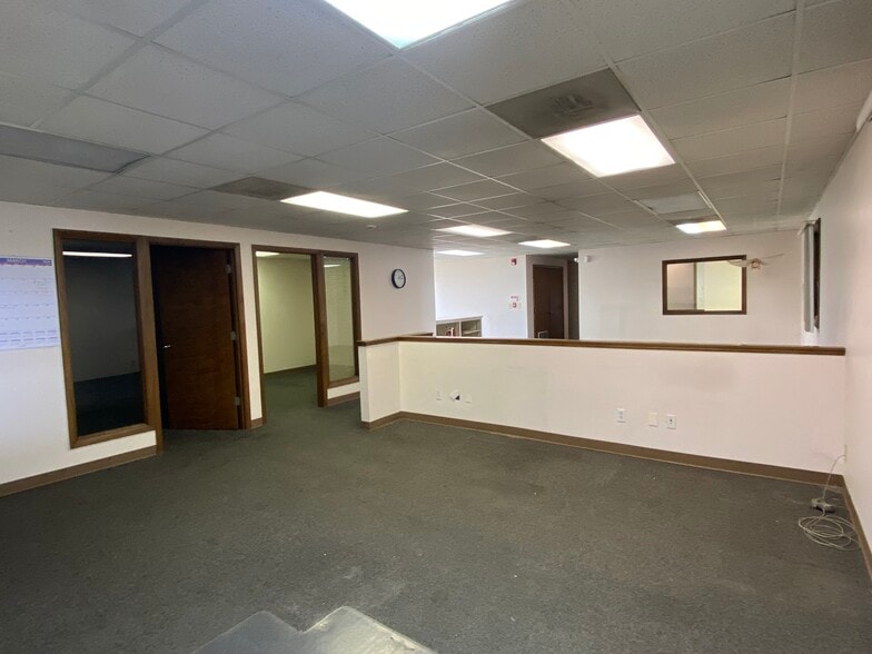 2529 W Ferguson Rd, Fort Wayne, IN à louer - Photo de l’immeuble – Image 1 sur 15