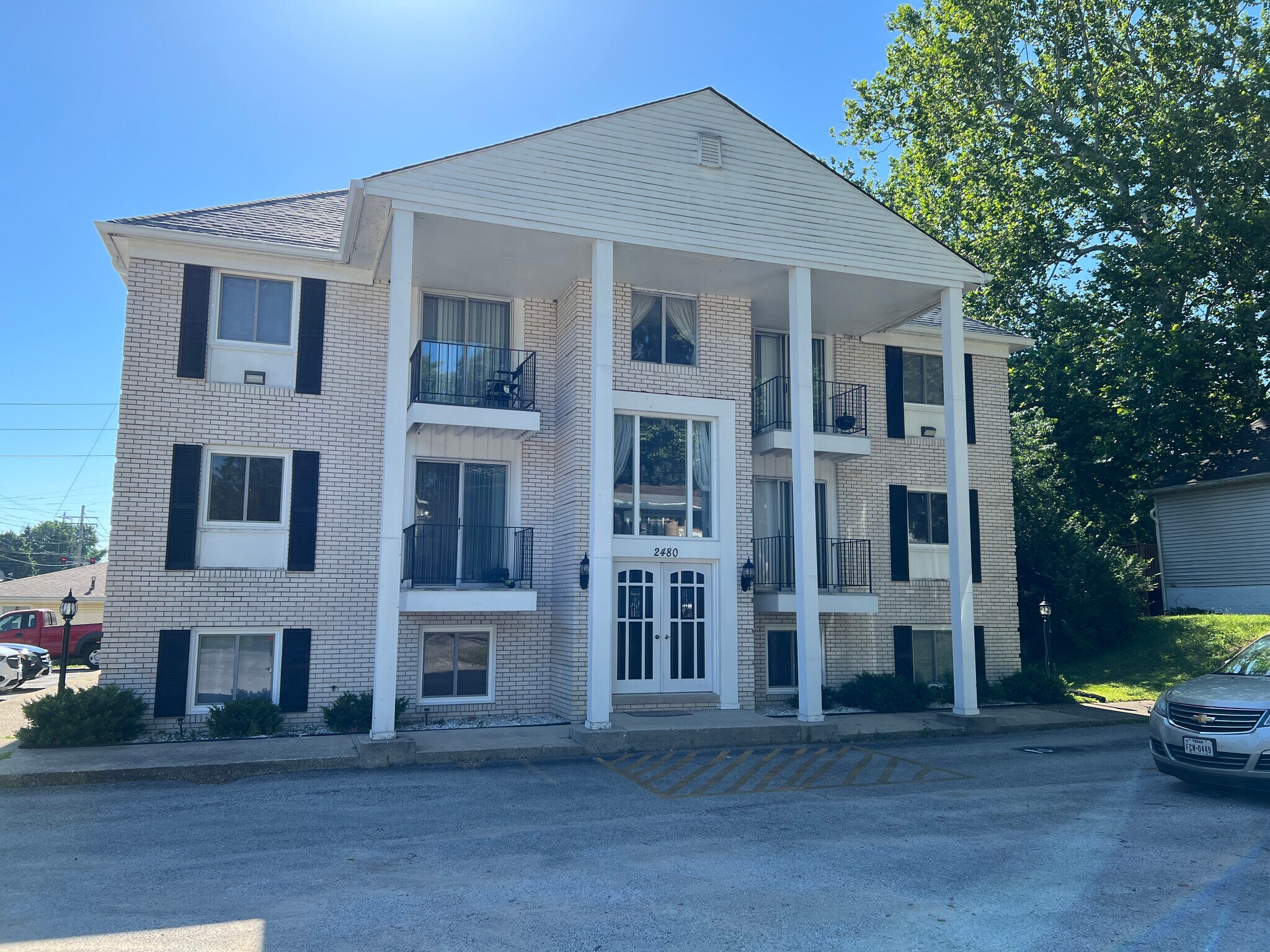 2480 N Graceland Ave, Decatur, IL à vendre Photo principale– Image 1 sur 16