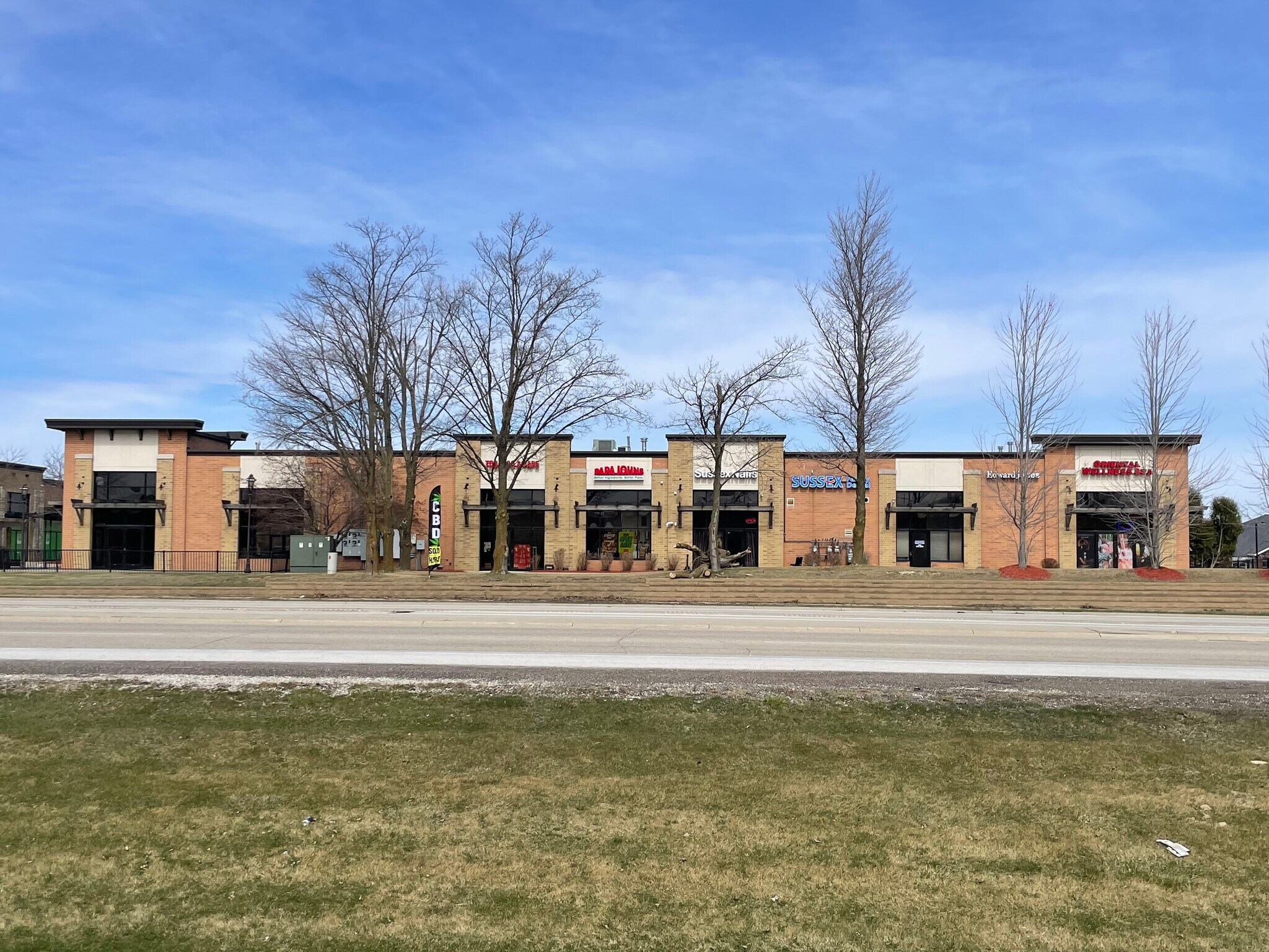 W249N5245 Executive Dr, Sussex, WI à vendre Photo principale– Image 1 sur 10