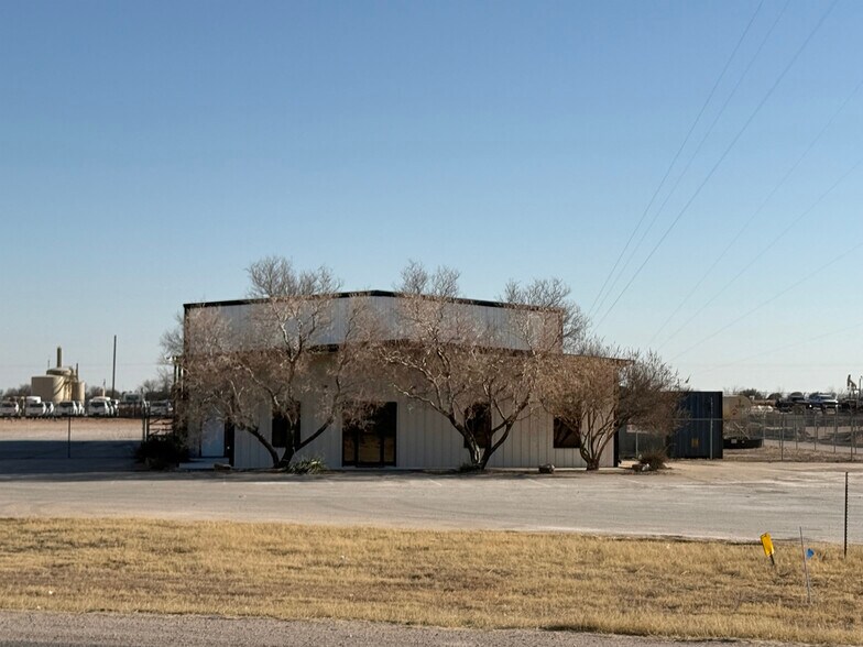 12030 E Highway 158, Gardendale, TX à vendre - Photo de l’immeuble – Image 3 sur 11