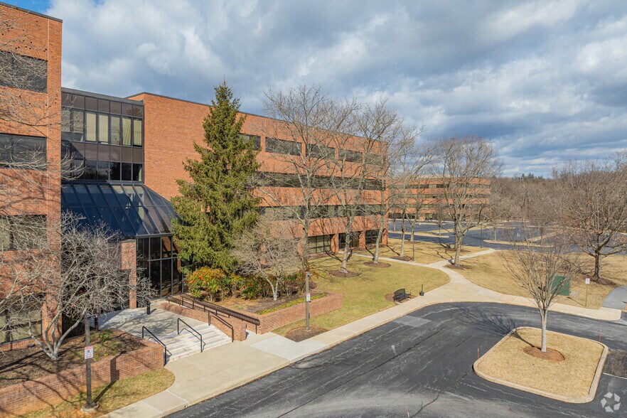 6 North Park Dr, Hunt Valley, MD à louer - Photo de l’immeuble – Image 2 sur 10
