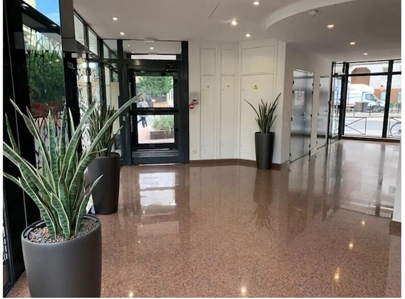 Bureau dans Boulogne-Billancourt à louer - Photo de l’immeuble – Image 1 sur 9
