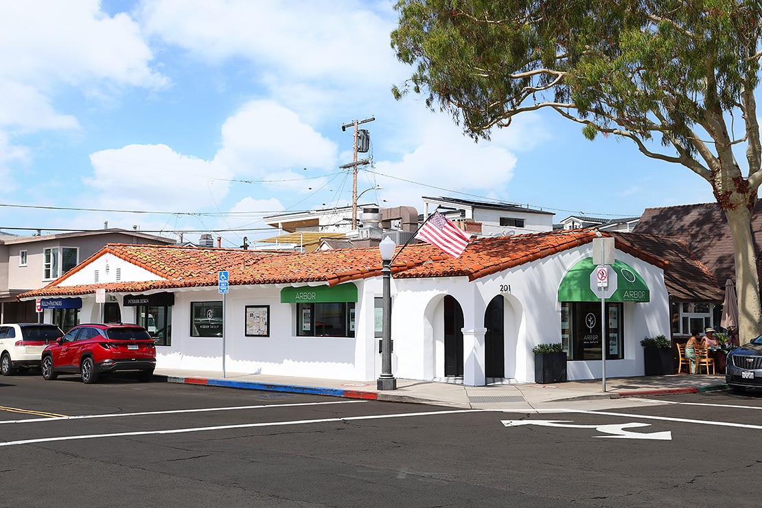 1306 Park Ave, Newport Beach, CA à louer Photo principale– Image 1 sur 7