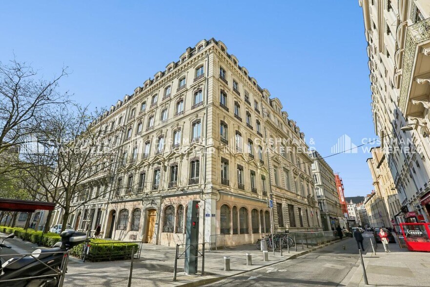 3 Place De La Bourse, Lyon à louer - Photo de l’immeuble – Image 2 sur 16