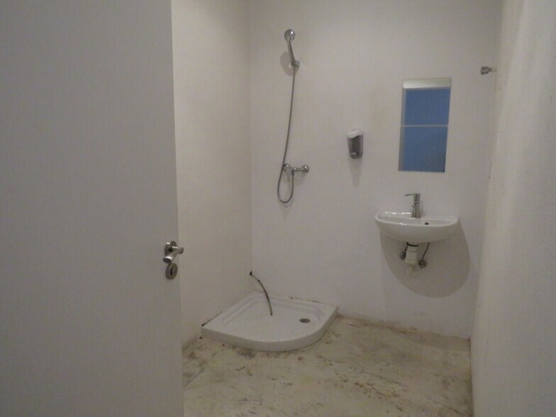 Local commercial dans Ontinyent à louer - Photo de l’immeuble – Image 3 sur 8