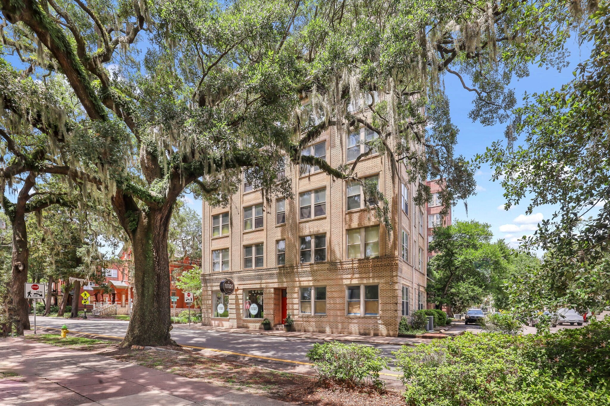 106 W Gwinnett St, Savannah, GA à vendre Photo de l’immeuble– Image 1 sur 10