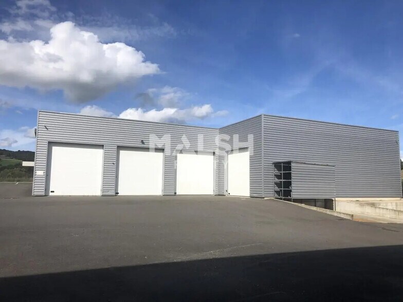Bureau dans Saint-Symphorien-sur-Coise à louer - Photo de l’immeuble – Image 2 sur 15