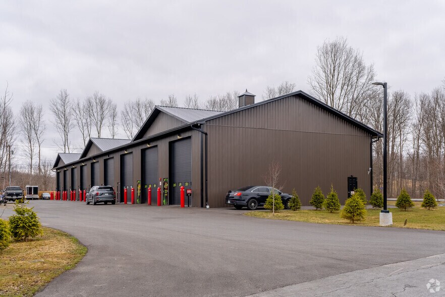 5900 Plastermill Rd, Farmington, NY à louer - Photo de l’immeuble – Image 3 sur 6