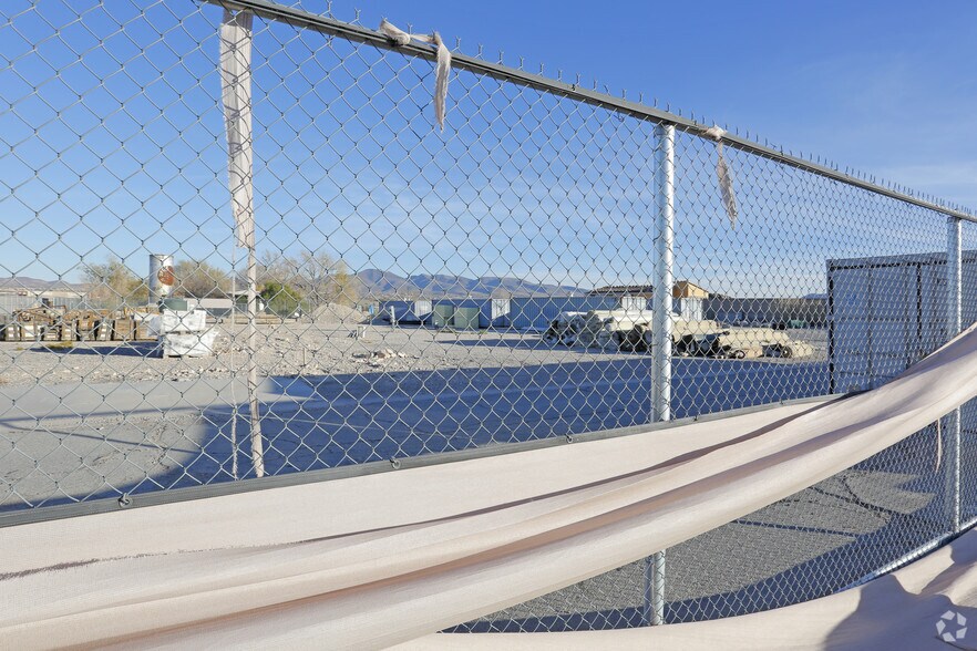 205 Volunteer Blvd, Henderson, NV à vendre - Photo de l’immeuble – Image 3 sur 7