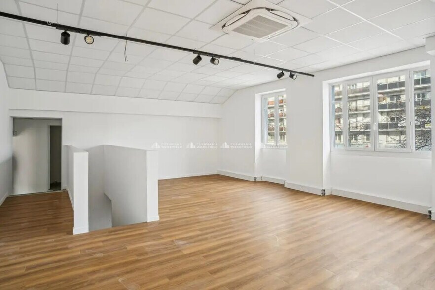 336 Avenue Berthelot, Lyon à louer - Photo de l’immeuble – Image 2 sur 15