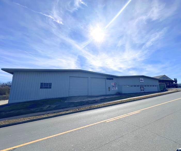 207 Edison Ave, Benton, AR à louer - Photo de l’immeuble – Image 3 sur 12