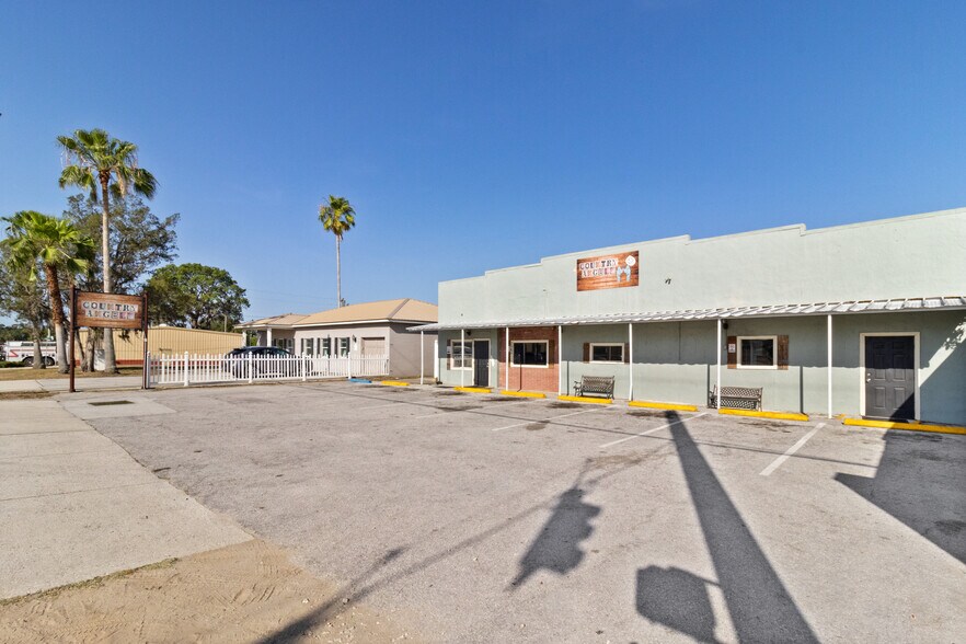 122 Commonwealth Ave N, Polk City, FL à vendre - Photo de l’immeuble – Image 3 sur 22
