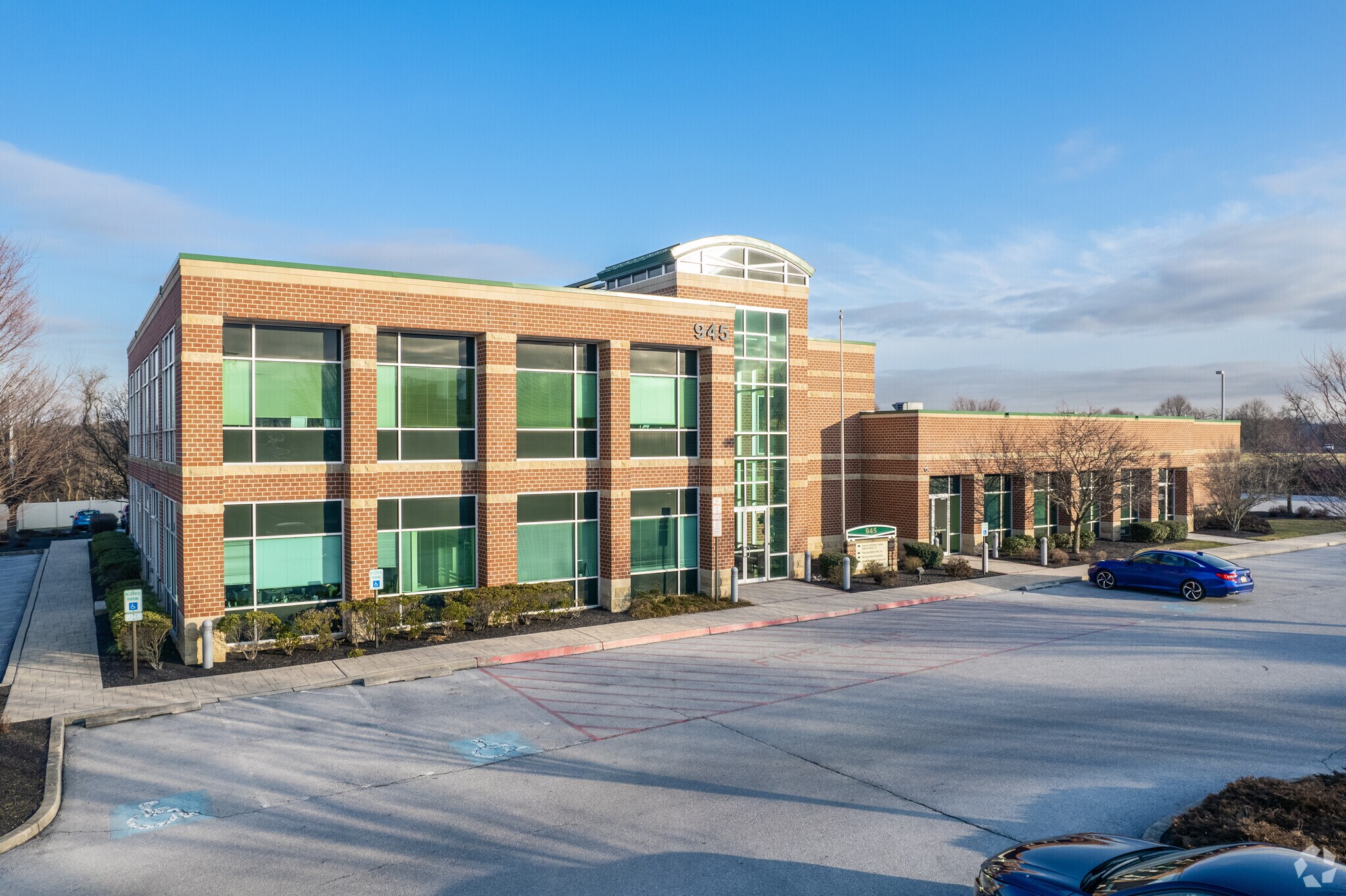 945 E Park Dr, Harrisburg, PA à louer Photo principale– Image 1 sur 10