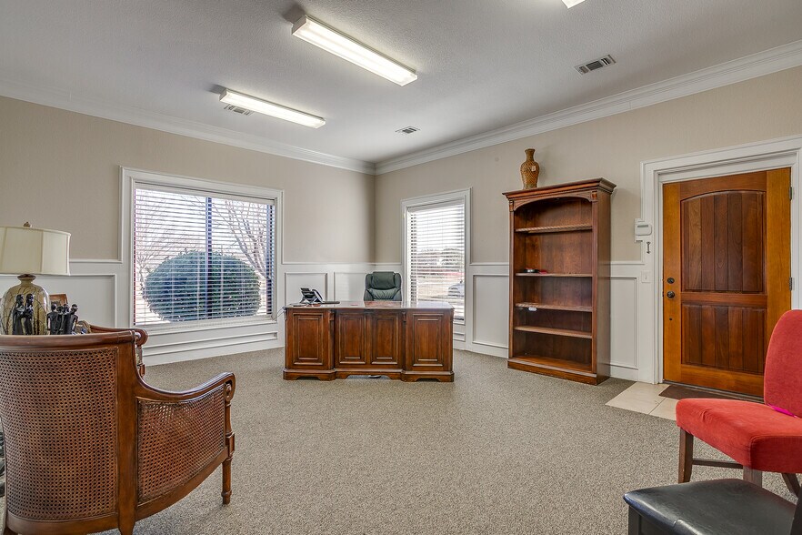 4255 W Risinger Rd, Fort Worth, TX à louer - Photo de l’immeuble – Image 3 sur 6