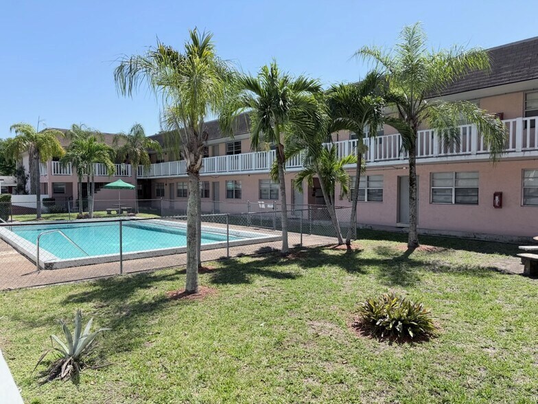 6050 SW 27th St, Miramar, FL à vendre - Photo de l’immeuble – Image 2 sur 7