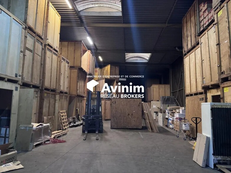 Industriel/Logistique dans Montreuil à louer - Photo de l’immeuble – Image 3 sur 3