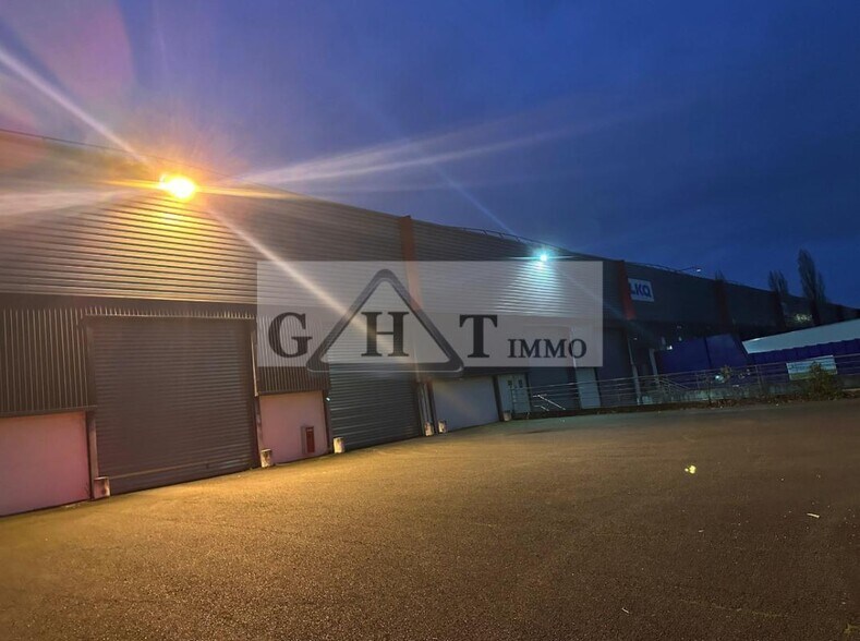 Industriel/Logistique dans Chilly-Mazarin à vendre - Photo de l’immeuble – Image 1 sur 2