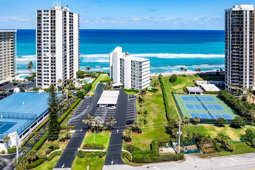 5400 N Ocean Dr, Riviera Beach, FL à vendre - Photo de l’immeuble – Image 2 sur 6