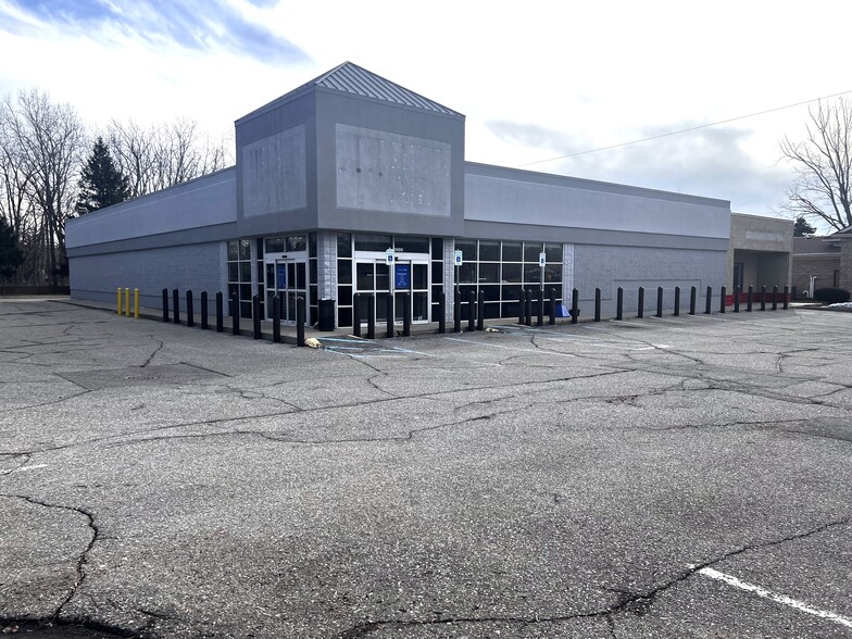 3986 John R Rd, Troy, MI à louer - Photo de l’immeuble – Image 1 sur 5