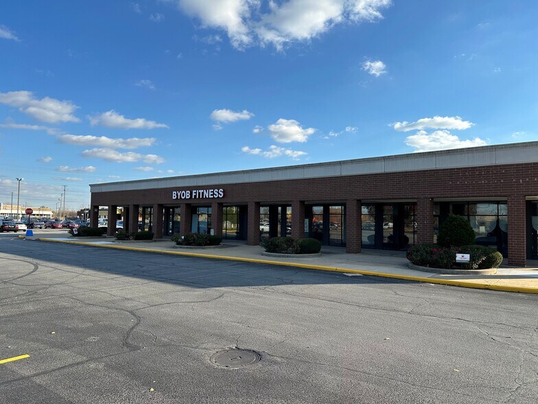 2 River Pl, Lansing, IL à louer - Photo de l’immeuble – Image 3 sur 6