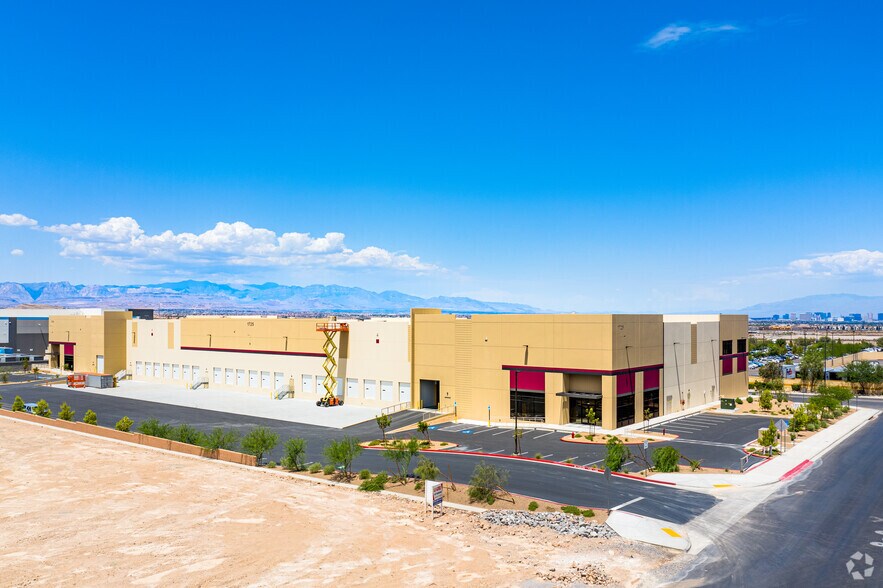 1725 Chaparral Rd, Henderson, NV à louer - Photo de l’immeuble – Image 3 sur 9