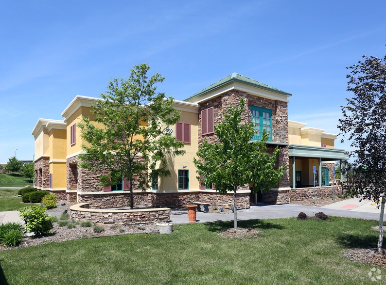 490 S 68th St, West Des Moines, IA à louer - Photo principale – Image 2 sur 7