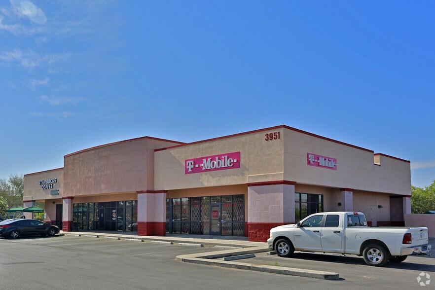 3951 W Ina Rd, Tucson, AZ à louer - Photo de l’immeuble – Image 2 sur 5