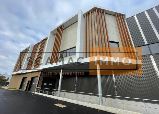 Plus de détails pour Bureau, Industriel/Logistique à louer