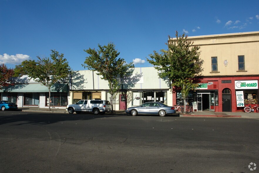 835-839 Main St, Chico, CA à vendre - Photo de l’immeuble – Image 2 sur 2