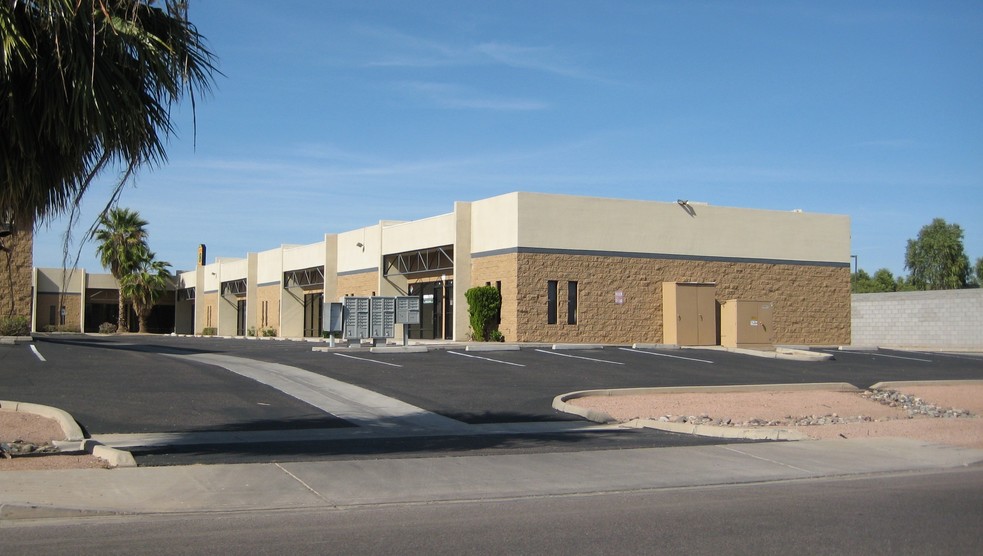 1201 N 54th Ave, Phoenix, AZ à louer - Photo de l’immeuble – Image 3 sur 6