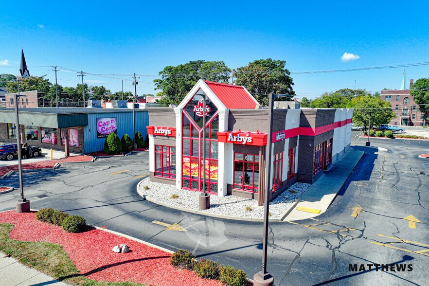 610 Jefferson Blvd, Fort Wayne, IN à vendre - Photo de l’immeuble – Image 1 sur 3