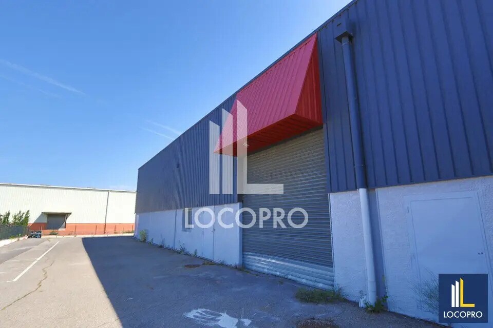 Industriel/Logistique dans Rognac à louer Photo de l’immeuble– Image 1 sur 6