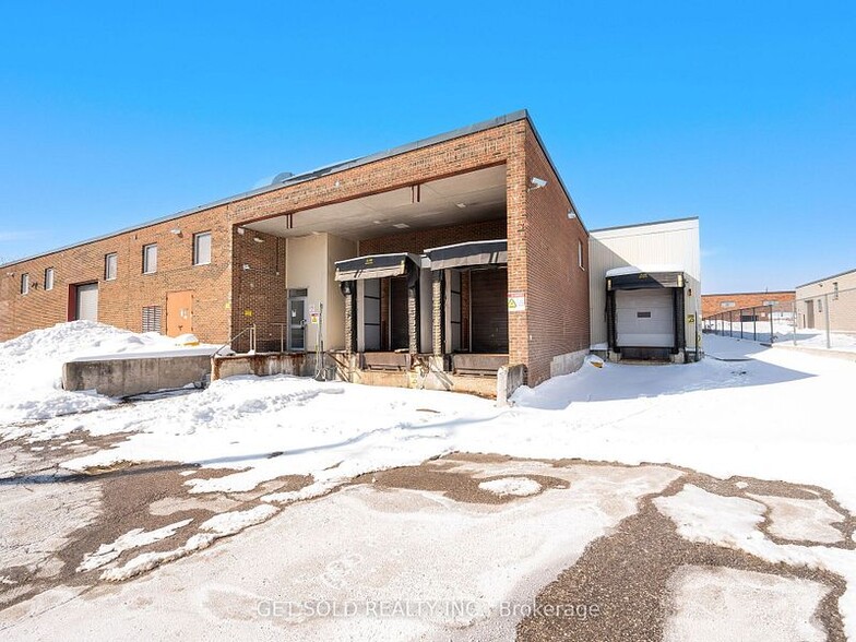 650-652 Fenmar Dr, Toronto, ON à vendre - Photo de l’immeuble – Image 1 sur 6