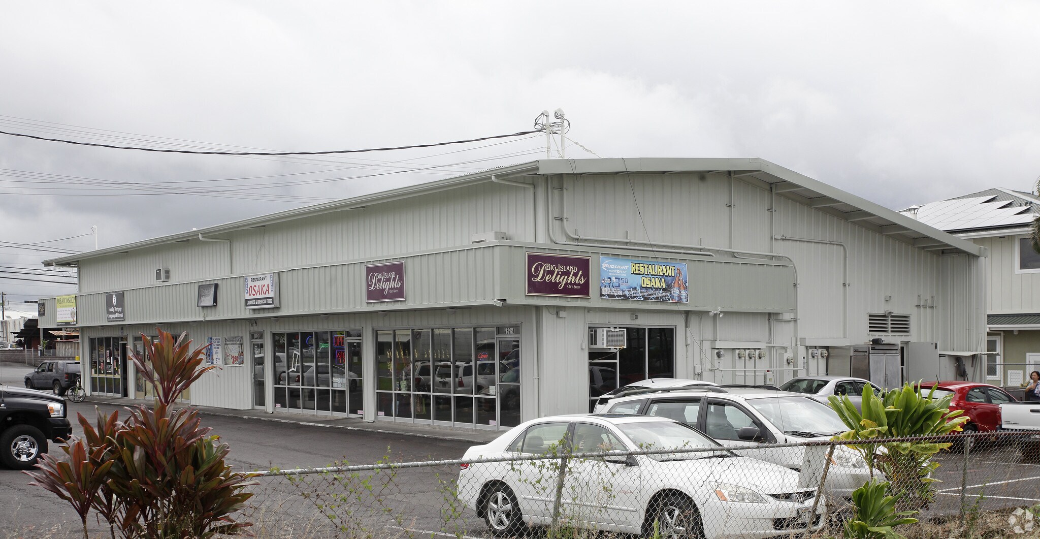 762 Kanoelehua Ave, Hilo, HI à louer Photo de l’immeuble– Image 1 sur 4