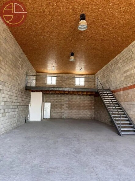 Industriel/Logistique dans Noé à louer - Photo intérieure – Image 3 sur 5