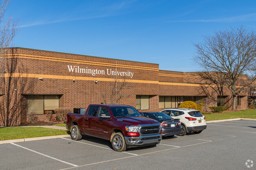 31-47 Reads Way, New Castle, DE à louer - Photo de l’immeuble – Image 2 sur 6