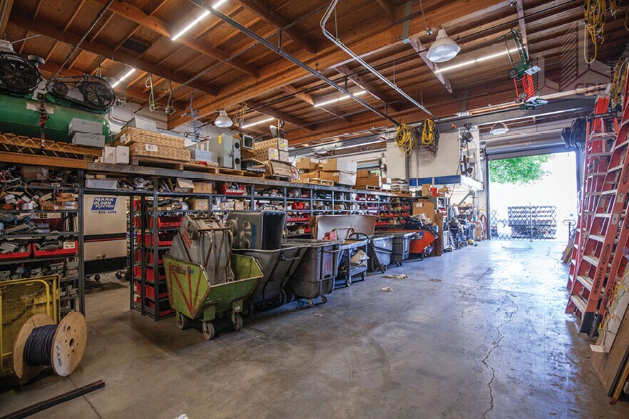 1385 Donner Ave, San Francisco, CA à vendre - Photo de l’immeuble – Image 2 sur 11