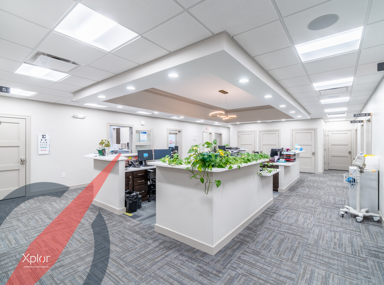 14417 Illinois Rd, Fort Wayne, IN à louer - Photo de l’immeuble – Image 1 sur 12