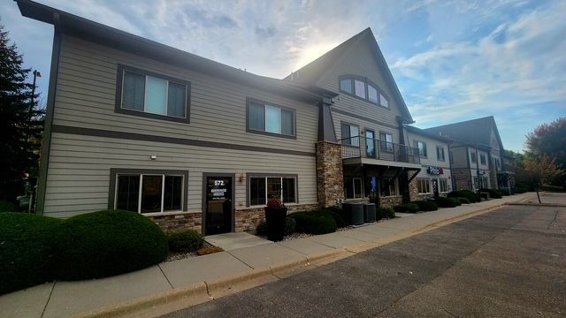 558-572 Bavaria Ln S, Chaska, MN à louer - Photo de l’immeuble – Image 2 sur 7