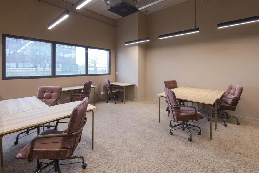 Local d’activités dans Isneauville à louer - Photo intérieure – Image 1 sur 1