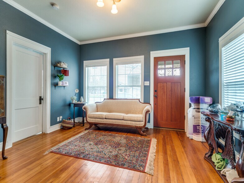 118 N Plant Ave, Boerne, TX à vendre - Photo intérieure – Image 3 sur 15